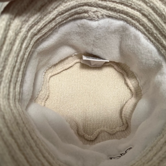 3/$30 pilot winter bucket hat cream fleece - Picture 4 of 7